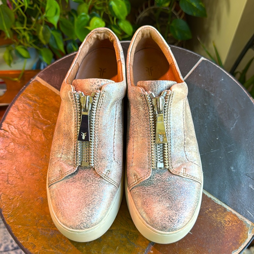 Frye Lena Metallic‎ Leather Zip Sneakers size 8 - Picture 2 of 12